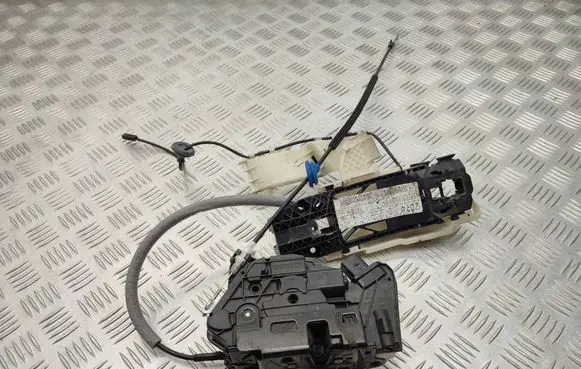 Volkswagen Scirocco Front door lock 5N1837016C 1K8839885F