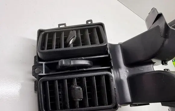 Dodge Durango III Rear air vent grill X90006401BL 1222 1367B