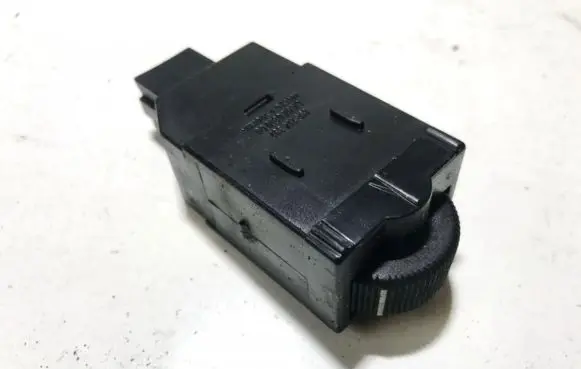 Mitsubishi Carisma Headlight level height control switch mr114337 lk04001000