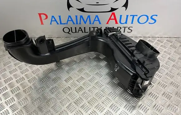 BMW 6 F12 F13 Air filter box 70570576