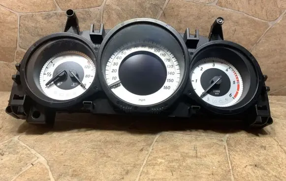 Mercedes-Benz C W204 Speedometer (instrument cluster) A2049004408