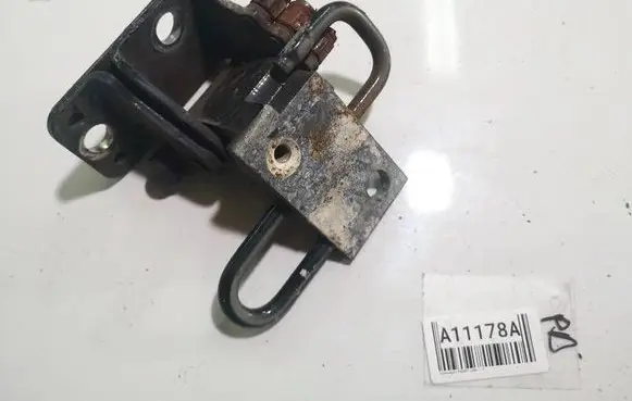 Volkswagen PASSAT CC Front door upper hinge 