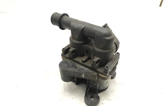 BMW 5 E34 Coolant heater control valve 8391417 1147412042