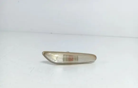 BMW 5 E60 E61 Front fender indicator light