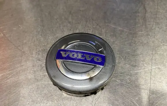 Volvo S60 Original wheel cap 30666913 30748052