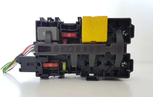 Citroen Berlingo Fuse module 9812661980