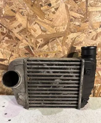Audi A6 S6 C6 4F Intercooler air channel guide 4F0145805R