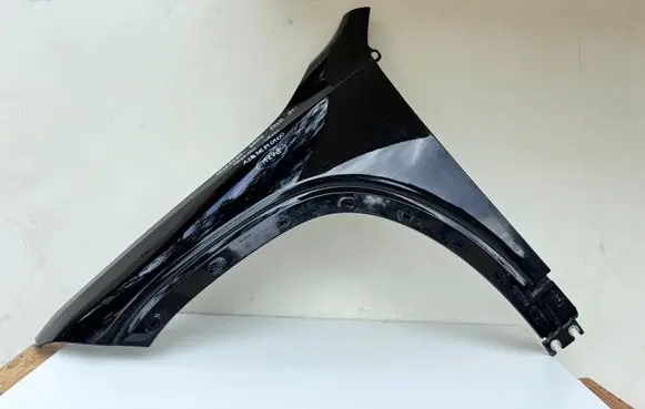 Mercedes-Benz EQB Fender A2438810100