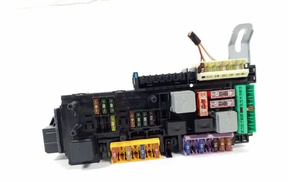 Mercedes-Benz E W212 Fuse module A2129000004