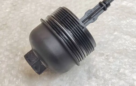 BMW 5 E39 Oil filter cover 2247379 22473799 8792095