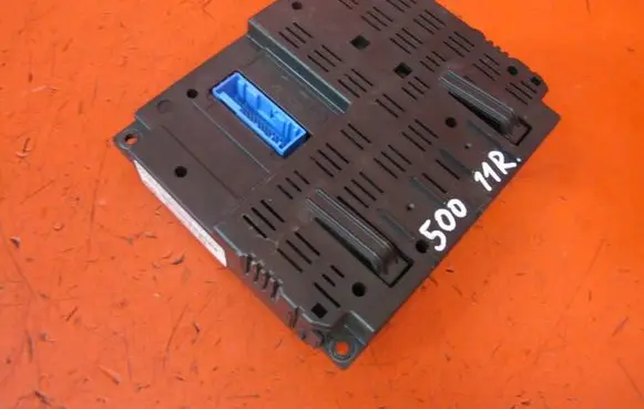 Fiat 500 Comfort/convenience module 51902811