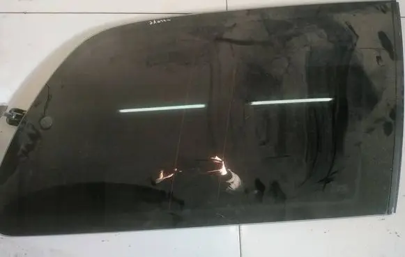 Volkswagen Sharan Rear side window AS2