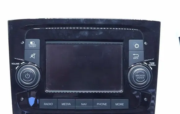 Fiat 500L Radio/CD/DVD/GPS head unit 10R036626 07356124810 K0D4212