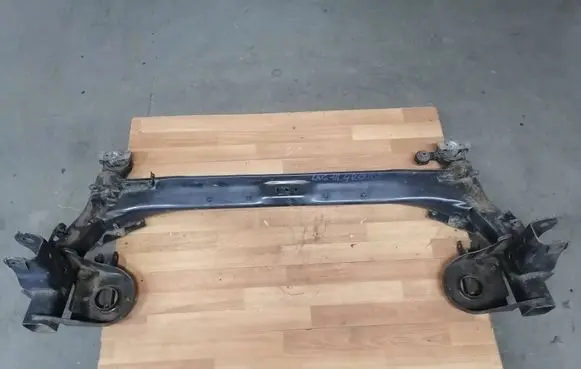 Renault Laguna III Rear axle beam 555017006R