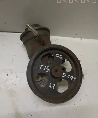 Toyota Avensis T250 Power steering pump U5J17421