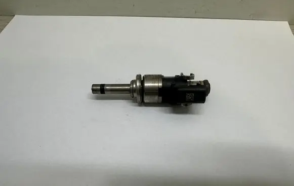 Porsche Macan (95B) Fuel injector 94611012830 94611012831 94611012832