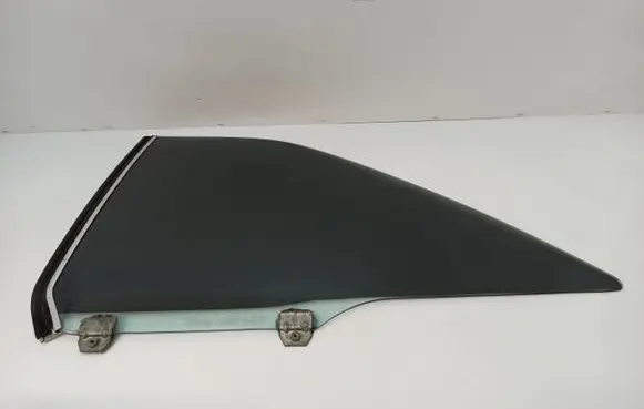 Mercedes-Benz 380 560SEC C126 Rear side window 001025
