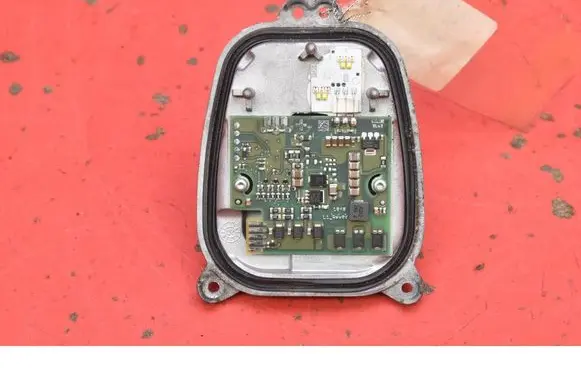 Opel Insignia A Voltage converter/converter module 10500010030