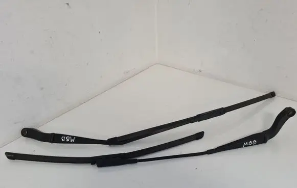 Mercedes-Benz B W245 Windshield/front glass wiper blade A1698200240 A1698200140