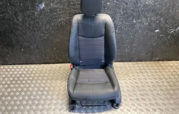 Nissan Leaf II (ZE1) Front double seat 