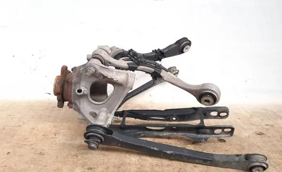 BMW 7 G11 G12 Stub axle 6865661 33306865661