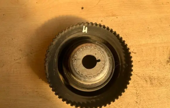 Opel Vectra B Crankshaft pulley 90502115