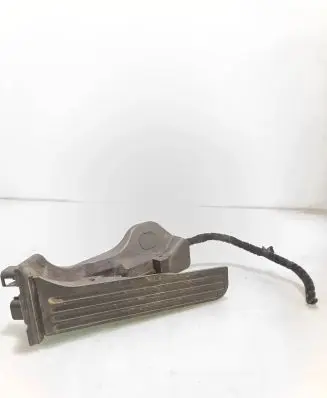 Volkswagen Golf Plus Accelerator throttle pedal 1K1721503M 6PV00889000