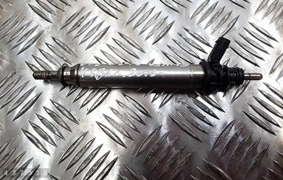 Mercedes-Benz CLS C218 X218 Fuel injector A2780700687