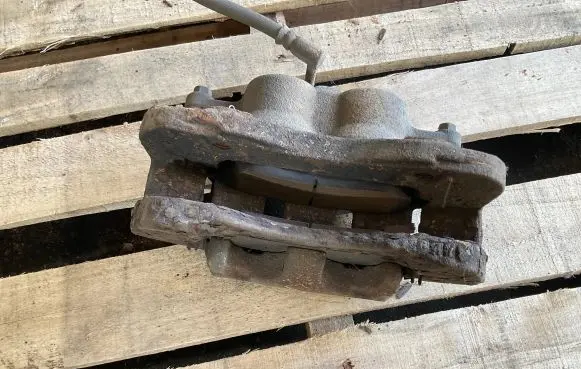 Isuzu D-Max Front brake caliper