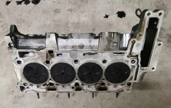 BMW 5 F10 F11 Engine head 