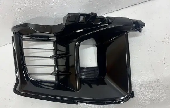 Toyota Yaris XP210 Front bumper 53128-52040 5310452020