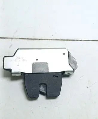 Loading door lock