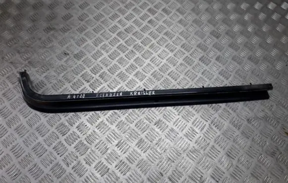 Chrysler Voyager Sliding door trim 