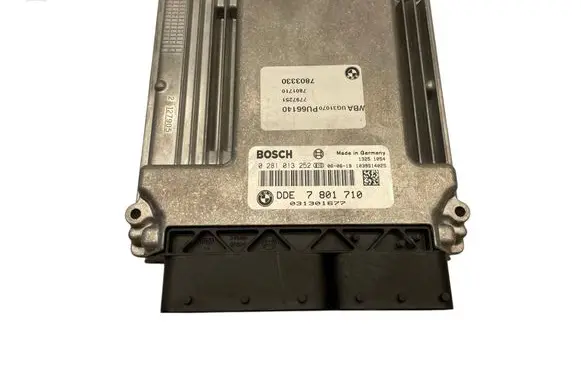 BMW 1 E81 E87 Engine control unit/module 7801710 0281013252 031301677