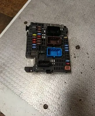 Citroen C4 II Picasso BSM Control unit 9674674880 27476178 BSMZ0301