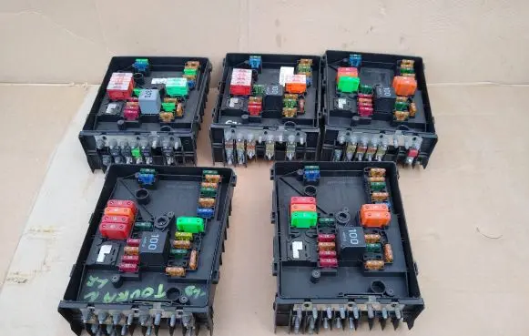 Volkswagen Golf Plus Fuse box set 1K0937125K