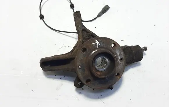 Front wheel hub