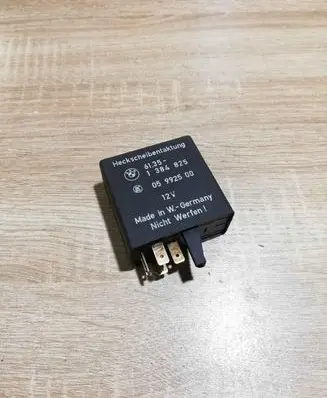 BMW 3 E36 Other relay 1384825