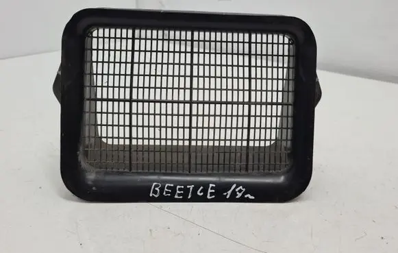 Quarter panel pressure vent