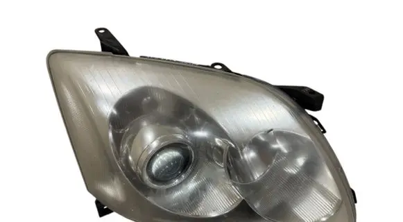 Toyota Avensis T250 Headlight/headlamp