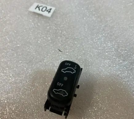 Mercedes-Benz E W210 Alarm switch 2108201710