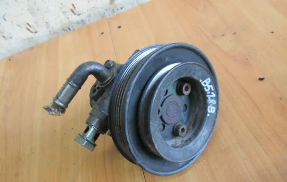 Volkswagen PASSAT B5 Power steering pump 8D0145156L 522540 000002