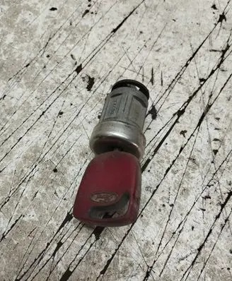 Ford Mondeo MK I Ignition lock D07KA