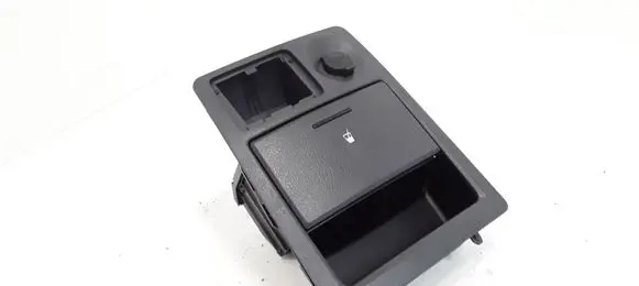 KIA Sorento Cup holder back 