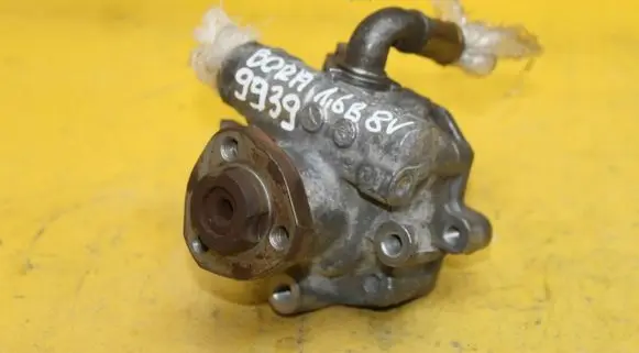 Volkswagen Bora Power steering pump 1J0422154B