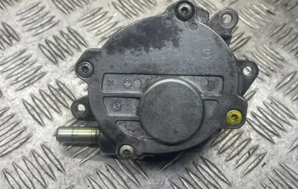 Mercedes-Benz E W211 Vacuum pump LA1231065