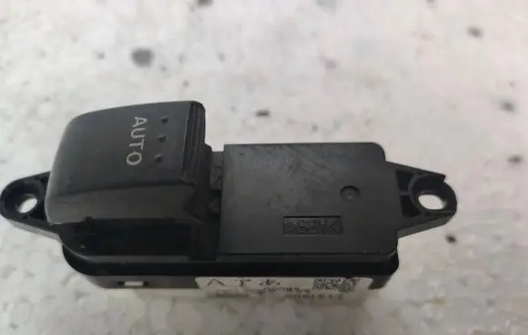 Mazda CX-9 Electric window control switch 0061513