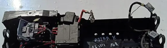 Opel Astra K Battery box tray 3901451439014513