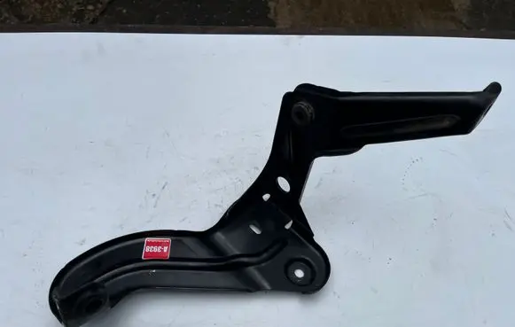 Audi A6 S6 C6 4F Intercooler pipe mounting bracket 4F0145813F