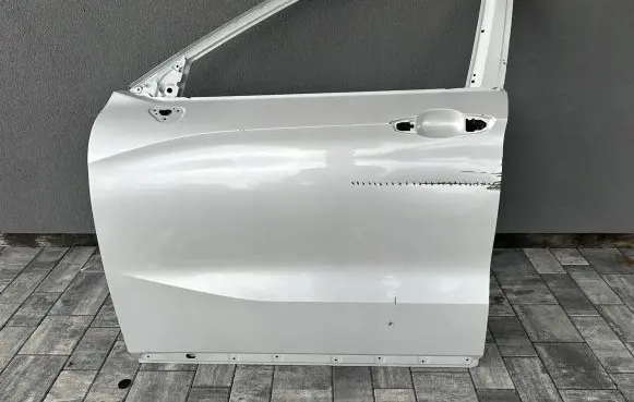 Mitsubishi Outlander IV Front door